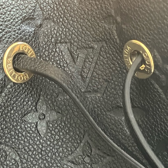 Louis Vuitton Neo Noe MM Empreinte - Picture 4 of 13